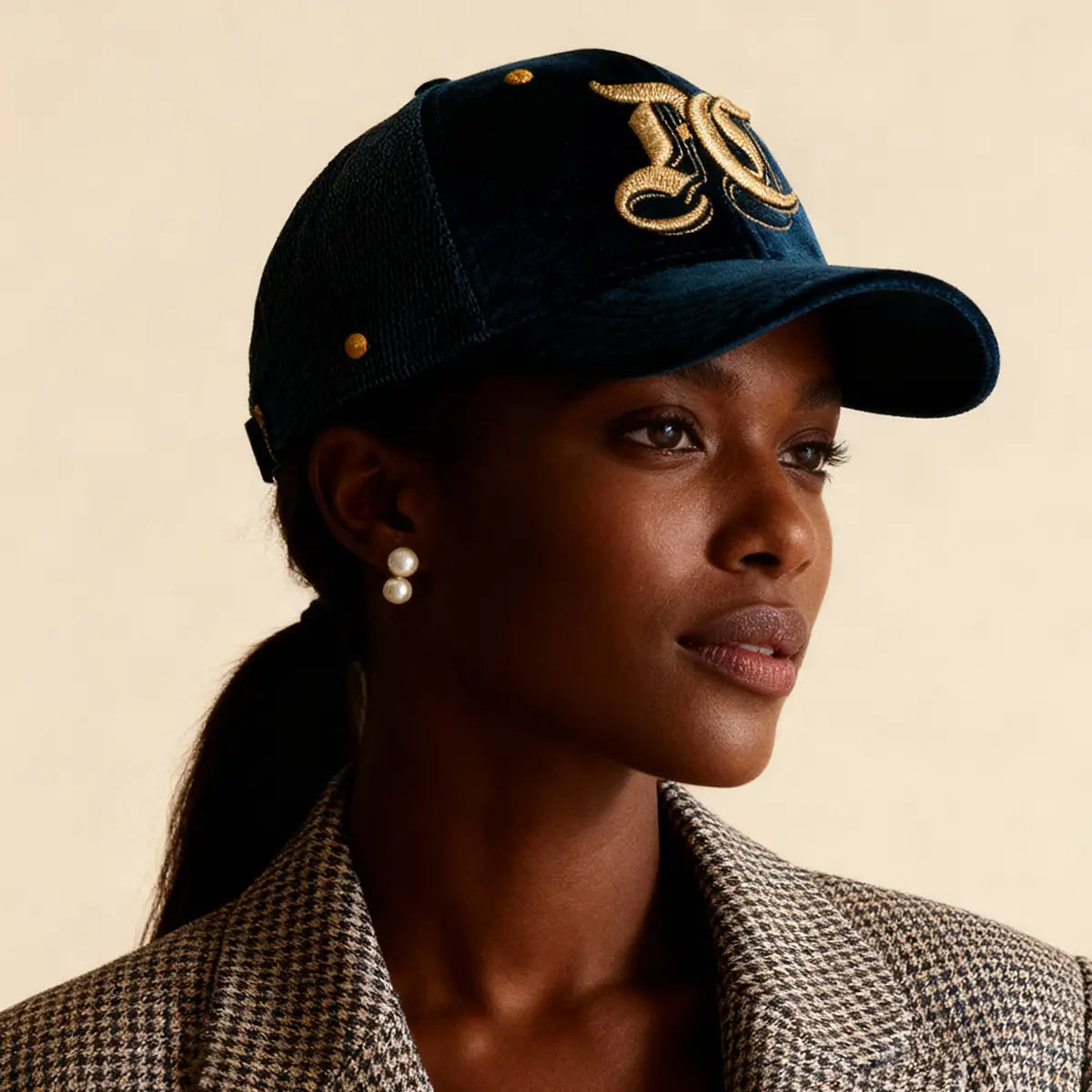 DarkBlueVelvetTruckerCap_model